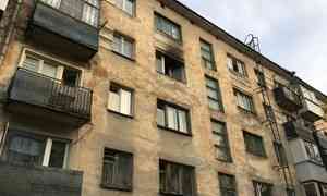 В центре Архангельска произошёл пожар в общежитии, четырёх жильцов эвакуировали