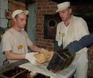 Коряжемские заключённые преломят хлеба с котласскими больными