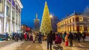 В Архангельске зажглись огни на первой новогодней ёлке
