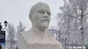 Каменный Ленин вернулся на набережную Северной Двины в Архангельске