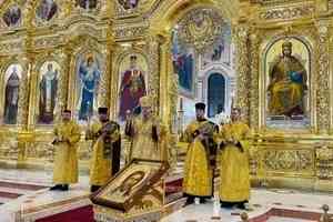 Митрополит Корнилий 31 декабря совершил всенощное бдение в Михаило-Архангельском кафедральном соборе