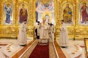 Митрополит Корнилий 21 января совершил всенощное бдение в Михаило-Архангельском кафедральном соборе