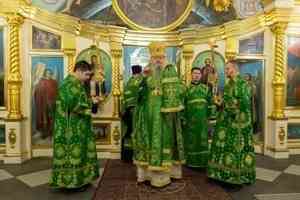 Митрополит Корнилий совершил богослужение в канун праздника блаженной Ксении Петербургской