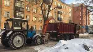 С улиц Архангельска снег вывозят тысячами тонн