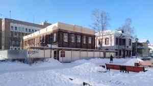 Жителей Архангельска возмутила реконструкция деревянного дома на Чумбаровке