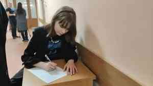 Обвиняемая в дискредитации военных архангельская студентка уехала из России