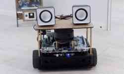«Вкалывают роботы, а не человек»: электронного экскурсовода разрабатывают студенты ВШИТиАС