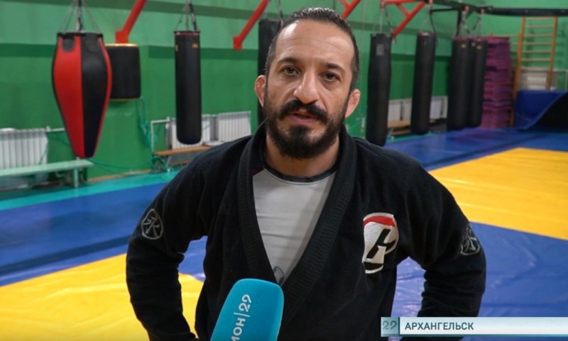 Бразильский тренер UFC Матеус ди Наполи показал архангельским спортсменам новые приёмы джиу-джитсу