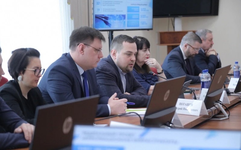 Внедрение цифровых сервисов в систему образования Поморья обсудили в правительстве региона Внедрение цифровых сервисов в систему образования Поморья обсудили в правительстве региона