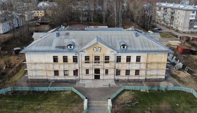 В поселке Вычегодский продолжается капитальный ремонт школы №91