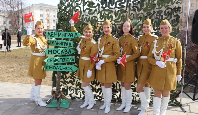 В сквере Ветеранов Северодвинска 9 Мая звучали песни военных лет