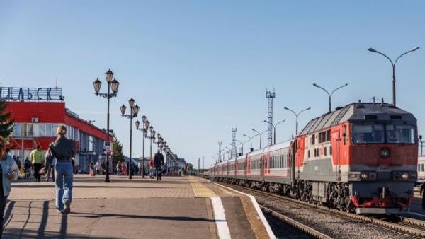 Ускоренный поезд из Архангельска совершил свой первый рейс до Москвы
