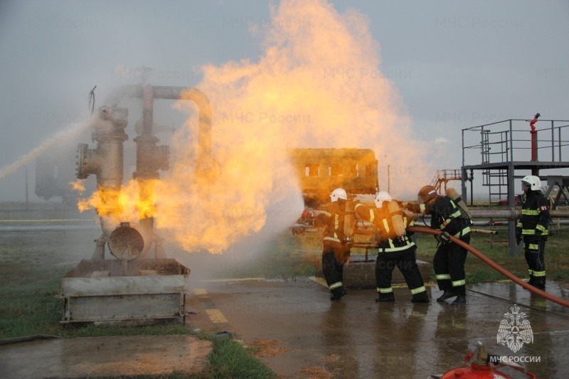МЧС России осуществляет подготовку пожарных подразделений для Арктики