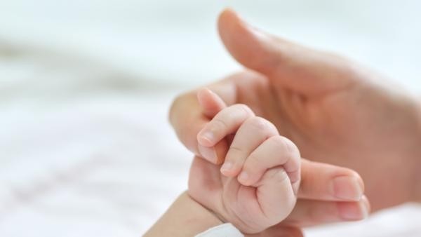 Молодой матери вынесли приговор за избиение младенца в архангельском роддоме Молодой матери вынесли приговор за избиение младенца в архангельском роддоме