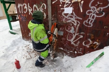 В Архангельске продолжается суровая борьба с незаконными постройками