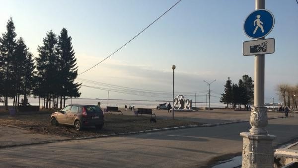Архангельские депутаты предложили двукратно увеличить штрафы за парковку на газонах