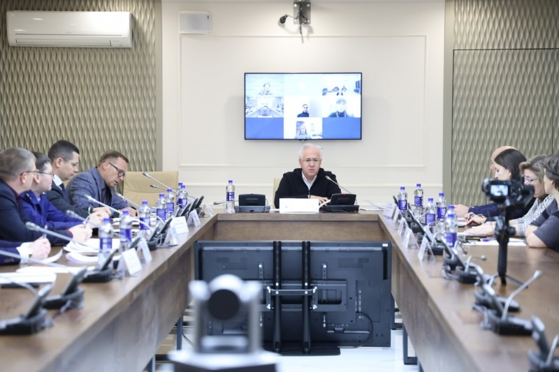 Глава Российского экологического общества провел первое заседание мониторинговой группы по строительству опорных объектов сортировки мусора в Поморье