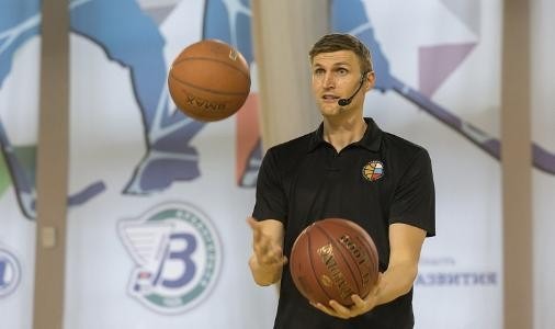 Президент Российской федерации баскетбола Андрей Кириленко 12 декабря проведет встречу с архангельскими спортсменами