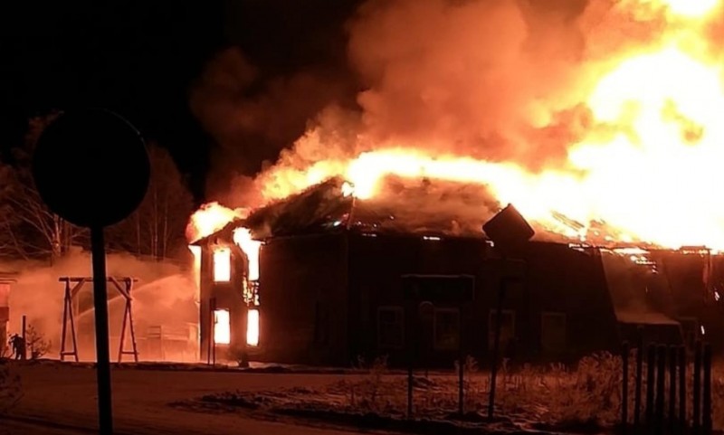 В красноборском селе Верхняя Уфтюга сгорело здание дома культуры