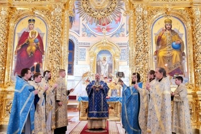 Митрополит Корнилий 10 декабря совершил Божественную литургию в Архангельске