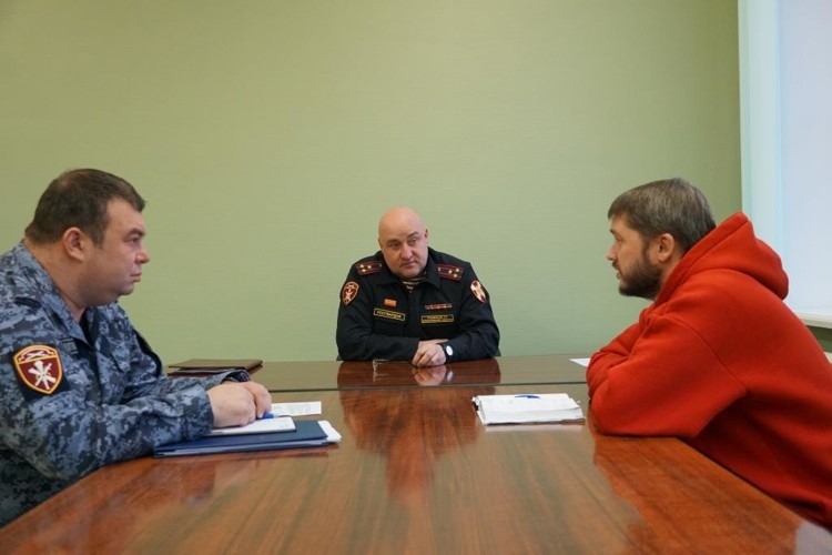 В Росгвардии обсудили вопросы взаимодействия с архангельским отделением «Движения Первых» В Росгвардии обсудили вопросы взаимодействия с архангельским отделением «Движения Первых»