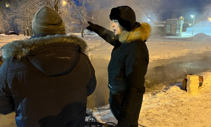 В Новодвинске лопнула труба на теплотрассе