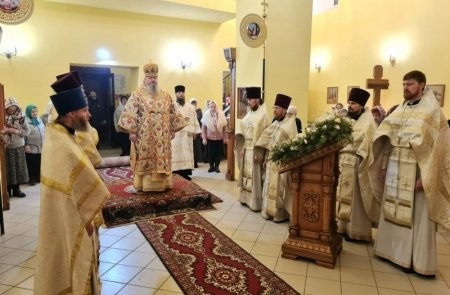 Божественная литургия митрополита Корнилия в Новодвинске