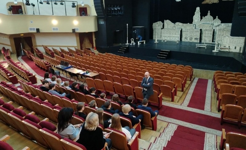 Школьники Поморья приняли участие в мероприятиях Общества «Знание», посвященных театральному искусству