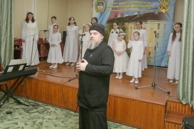 Воспитанники отделения православного пения Первой музыкальной школы Архангельска выступили перед воинами в северодвинском госпитале