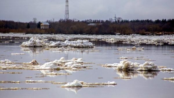 Ледоход на Северной Двине застрял в 430 километрах от Архангельска