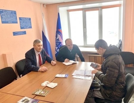 Единороссы Поморья выслушивают жалобы граждан на услуги ЖКХ