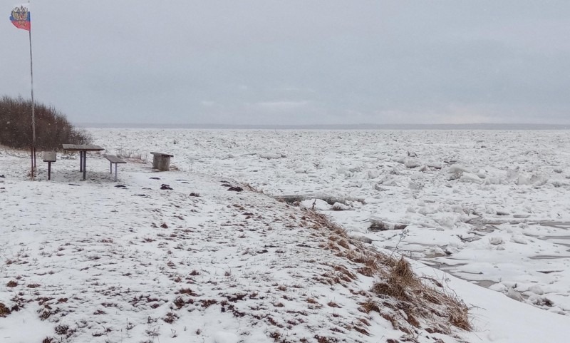 Голова ледохода третьи сутки стоит в 198 километрах от Архангельска