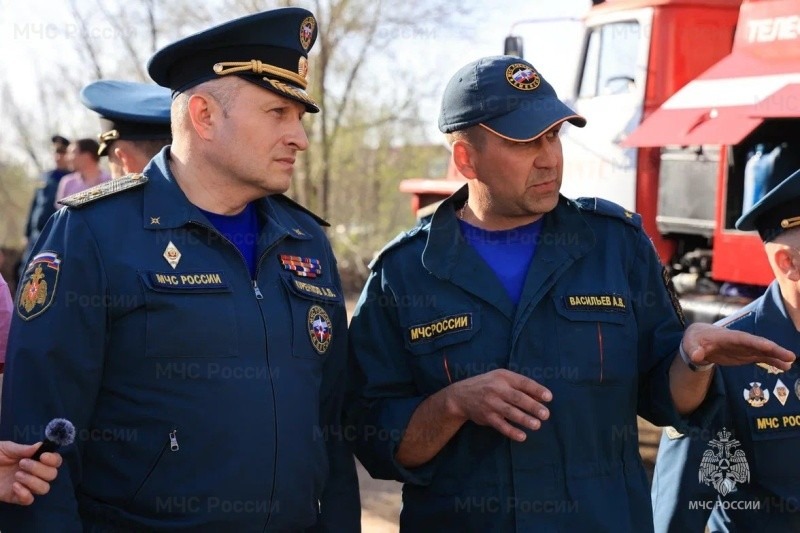 Глава МЧС России вместе с Губернатором оценили  ход работ по дезинфекции, освободившихся от воды территорий Оренбурга