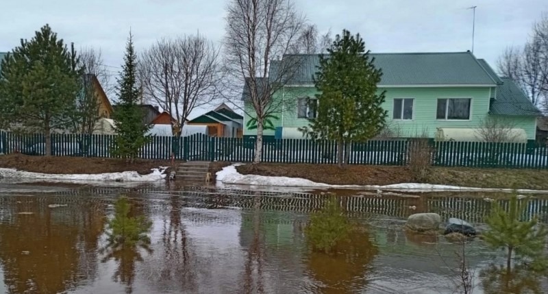 В Холмогорском округе жители островов остались без электричества 