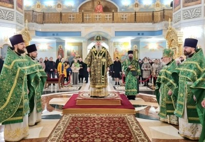 Митрополит Корнилий в Вербное воскресенье совершил Литургию в Архангельске