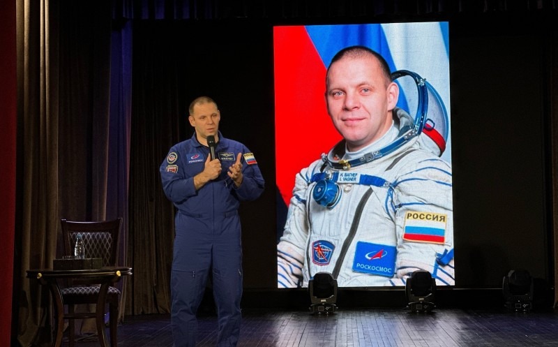 В Каргополе открылась выставка фотографий космонавта-испытателя Ивана Вагнера 