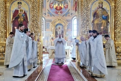 Митрополит Корнилий в Великую субботу совершил Литургию в Архангельске 