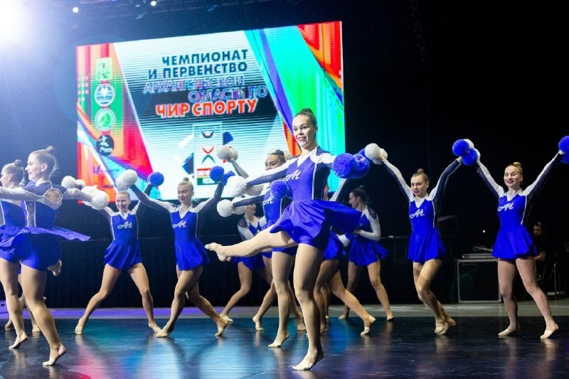 Архангельские любители чир спорта показали красоту грации на чемпионате Поморья 