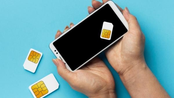 Минцифры осложнит иностранцам покупку SIM-карт