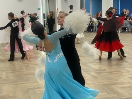 Единороссы вернули Новодвинску зал для бальных танцев