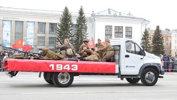 Военная техника в День Победы прошла в Северодвинске и Устьянах 