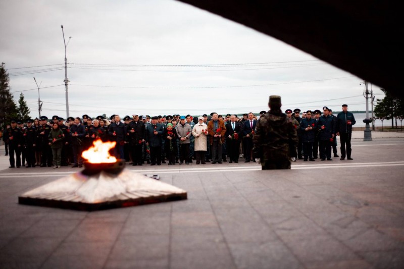 За мирное небо: архангелогородцы зажгли свечи памяти в годовщину начала Великой Отечественной войны 