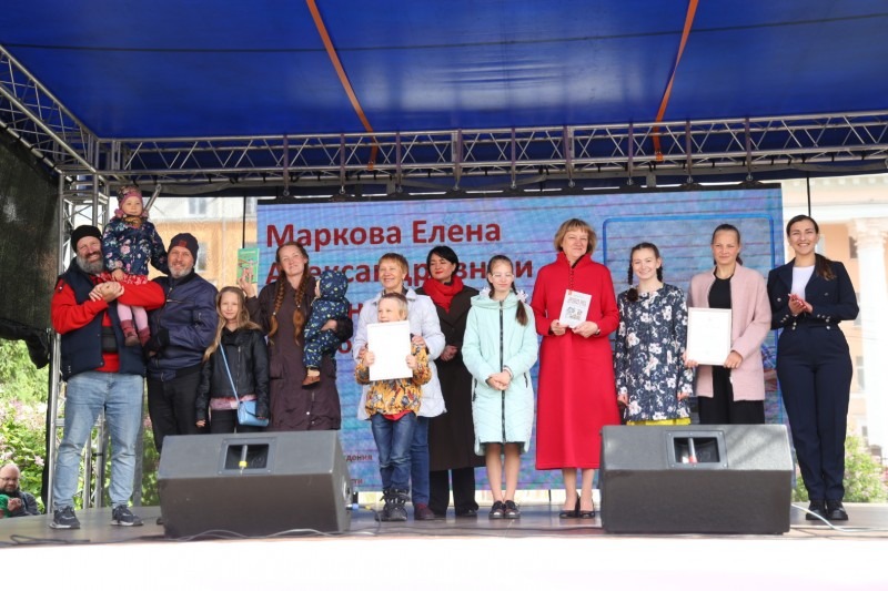 На фестивале «Белый июнь» наградили самые читающие семьи Поморья