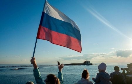 Игорь Арсентьев поздравил северодвинских корабелов с их праздником