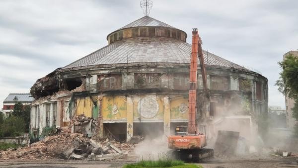 Цирк исчез, а память осталась: в Архангельске начали сносить историческое здание 