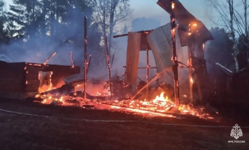 В Верхнетоемском округе ликвидировали крупный пожар