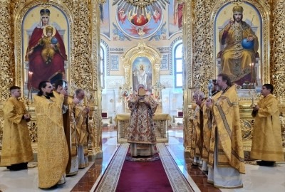 Митрополит Корнилий 7 июля совершил Литургию в Михаило-Архангельском кафедральном соборе 