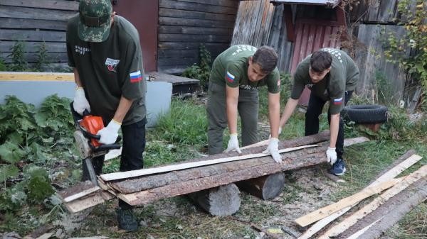 Команда Молодёжки Народного Фронта продолжает помогать семьям военнослужащих