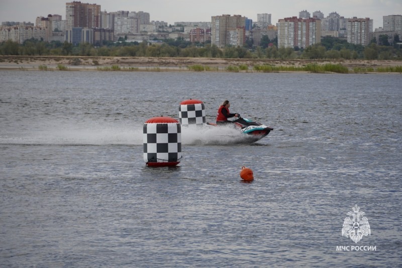 Стартовал XVII Всероссийский чемпионат по водно-моторным соревнованиям среди команд ГИМС МЧС России