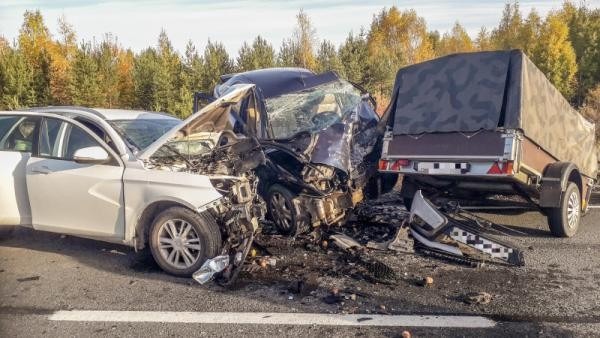 На трассе Архангельск — Москва произошло серьезное ДТП: пять человек пострадали